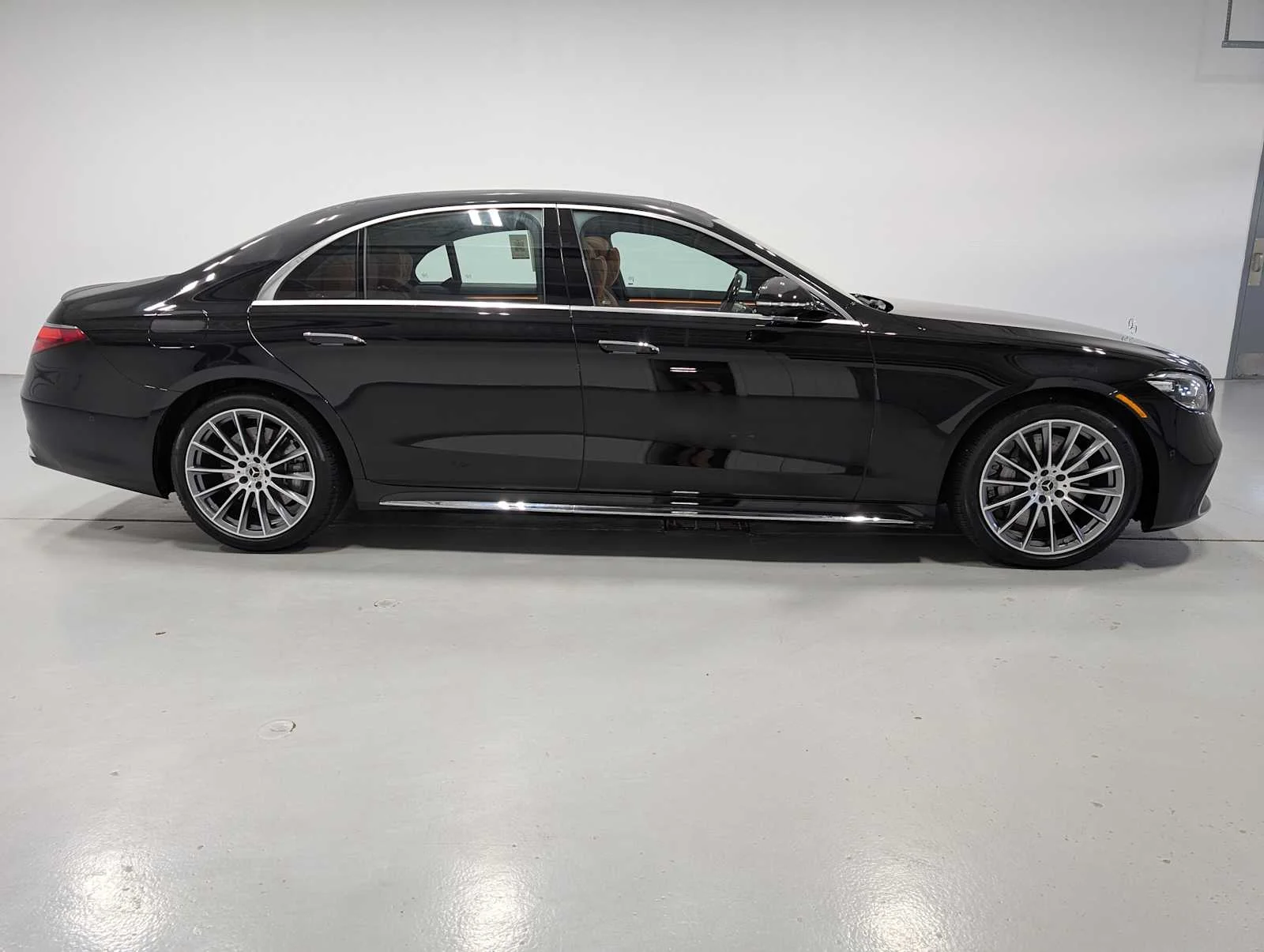 Certified Used 2026 Obsidian Black Metallic Mercedes-Benz S 580 image 7