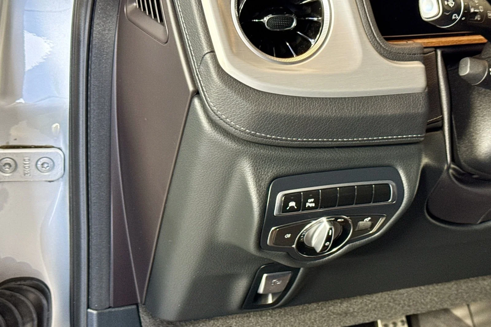 Used 2023 Iridium Silver Metallic Mercedes-Benz G 550 image 10