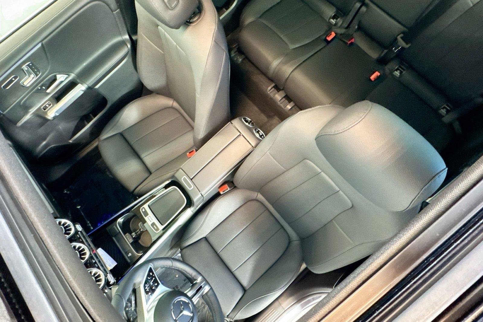 New 2026 Mountain Grey Metallic Mercedes-Benz GLB 250 image 18