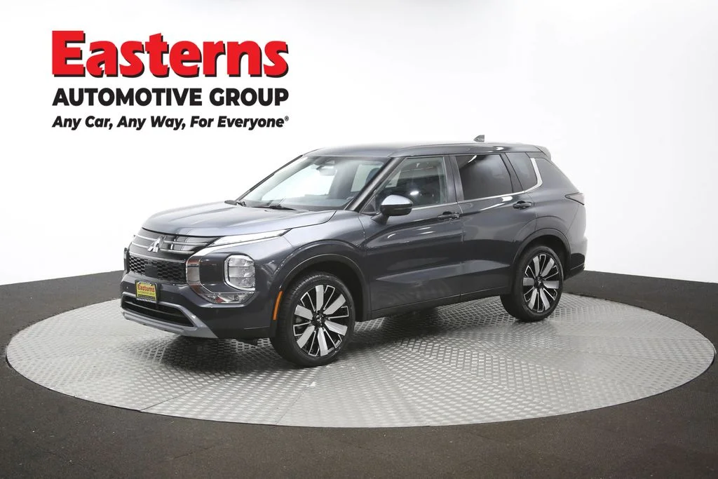 Used 2025 Gray Mitsubishi SE image 57