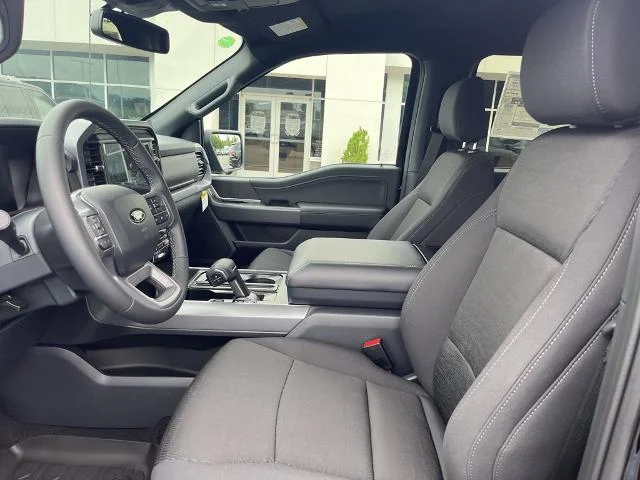 New 2026 Agate Black Metallic Ford XLT image 13