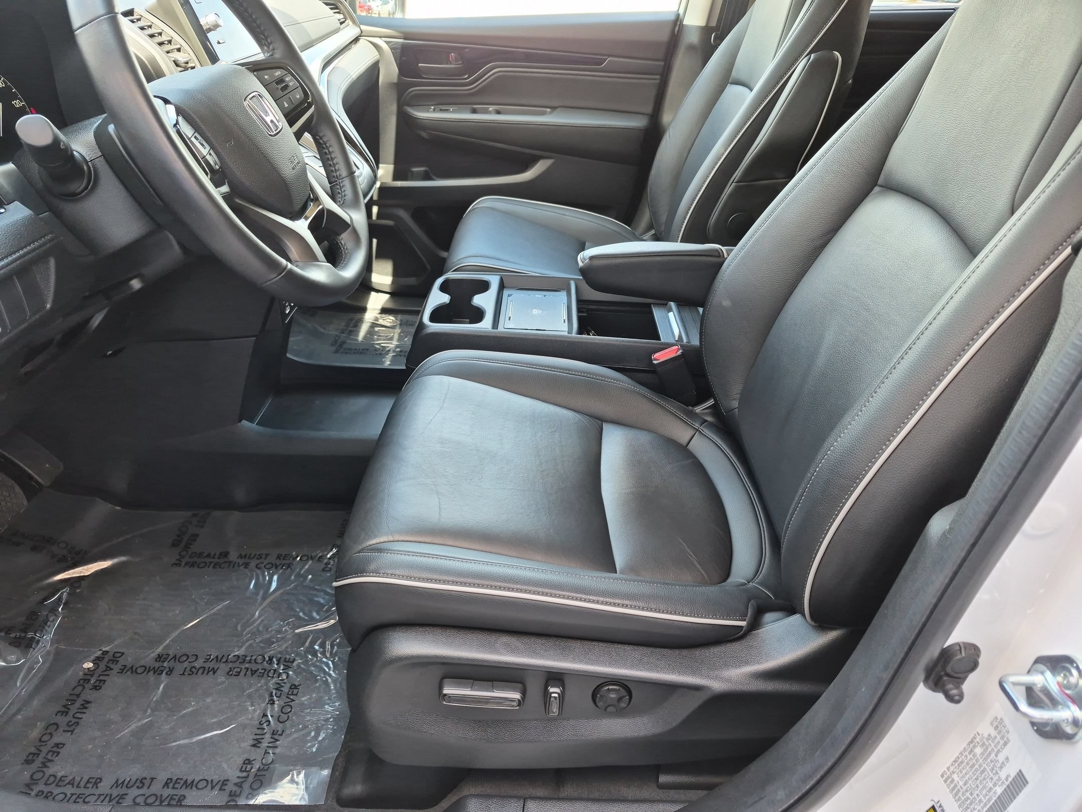 Certified Used 2025 Platinum White Pearl Honda Touring image 11