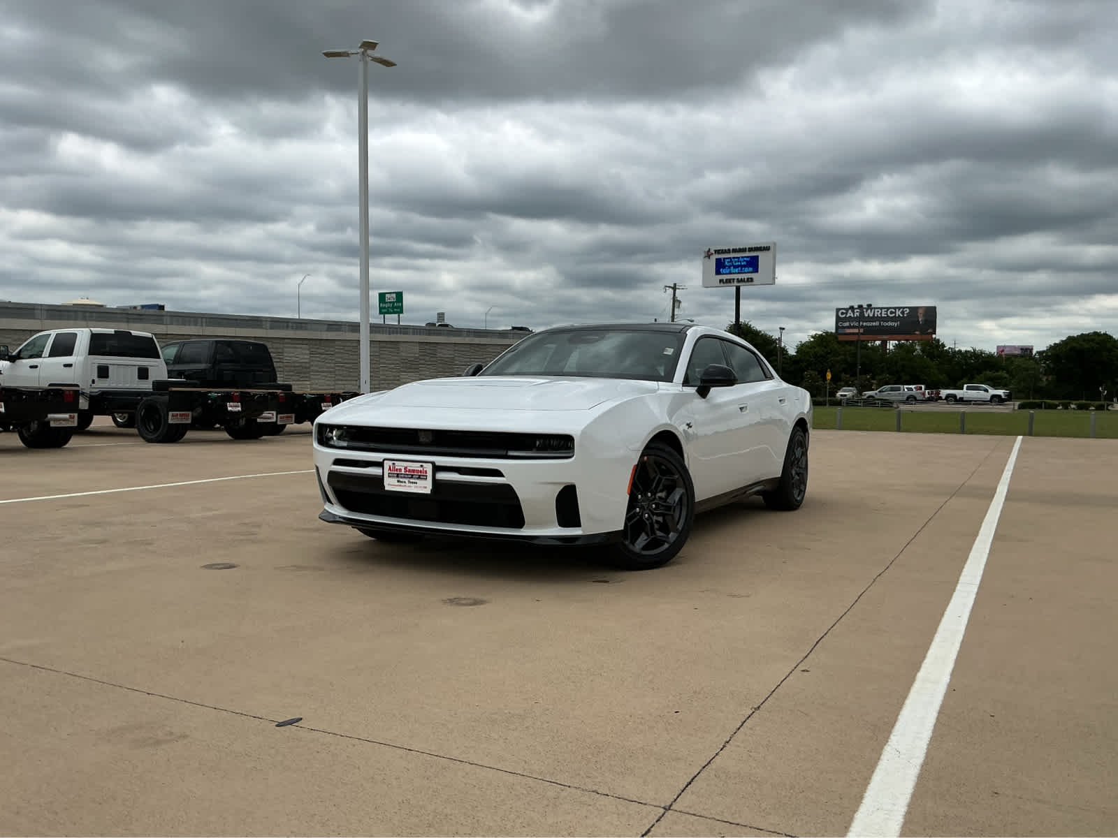 New 2026 White Knuckle Exterior Paint Dodge R/T image 2