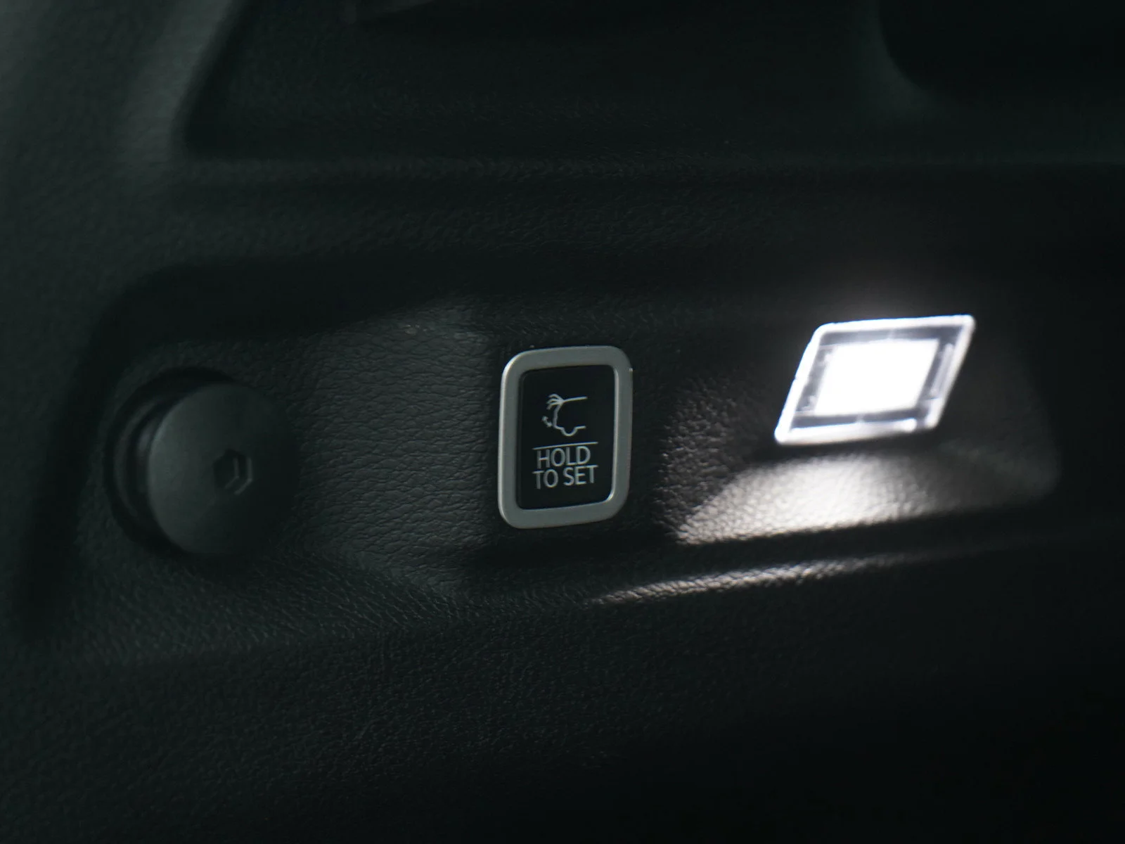 Used 2024 Bright White Clearcoat Jeep Limited image 18