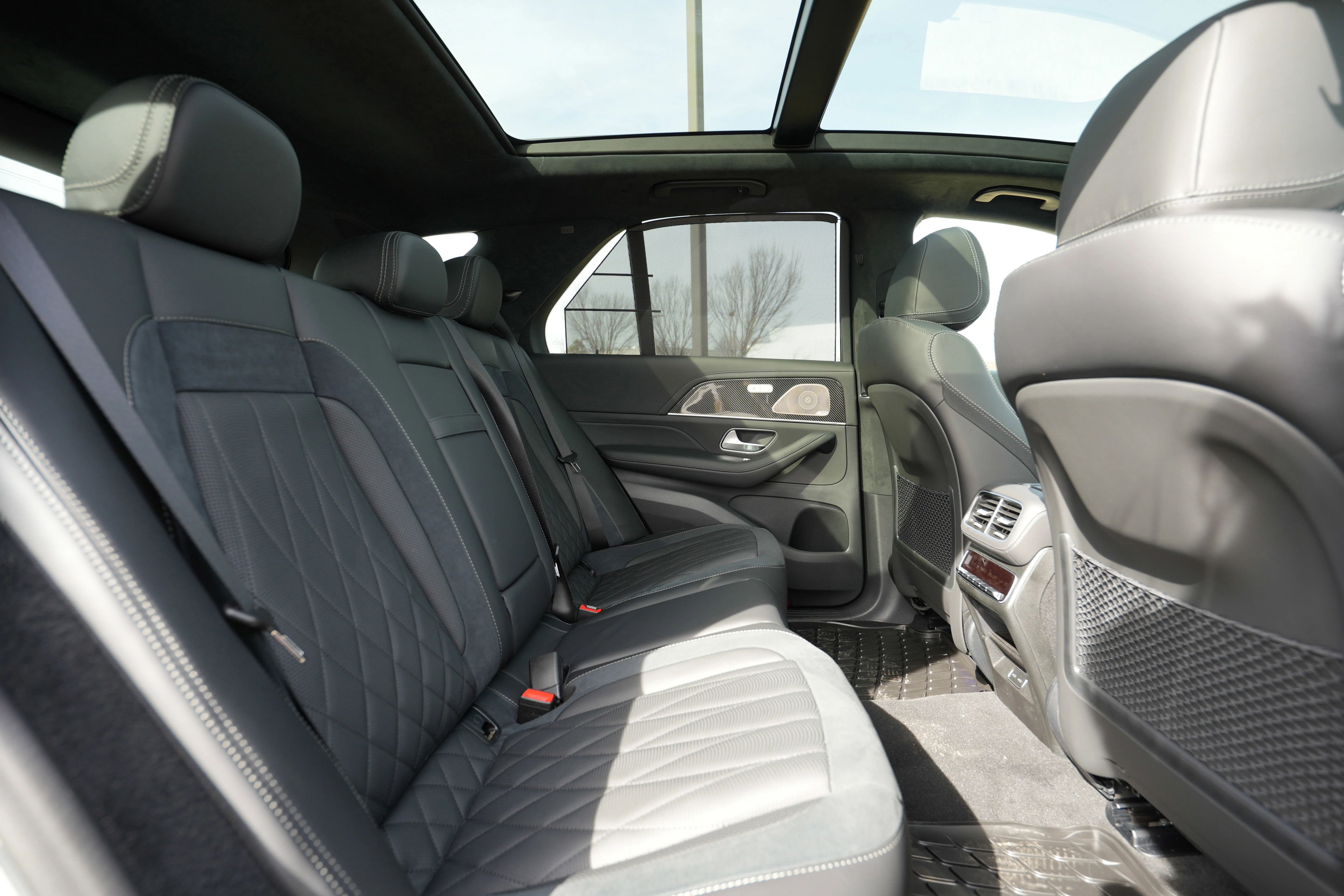 New 2026 MANUFAKTUR Alpine Grey Mercedes-Benz AMG® GLE 63 S image 49