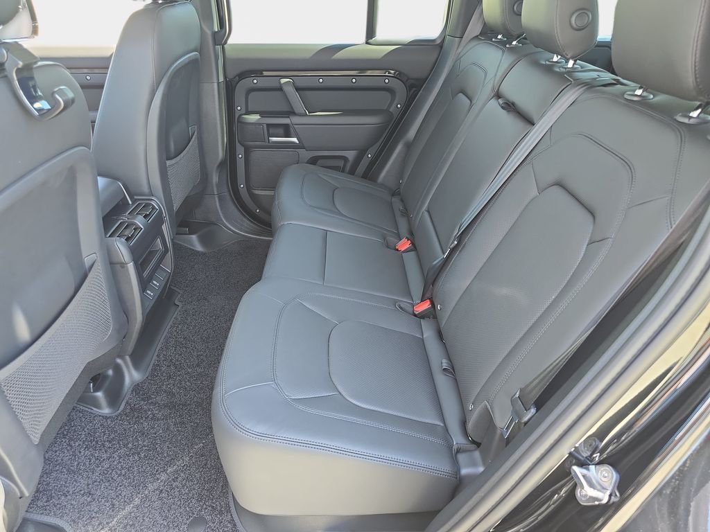 New 2026 Santorini Black LAND ROVER S image 14