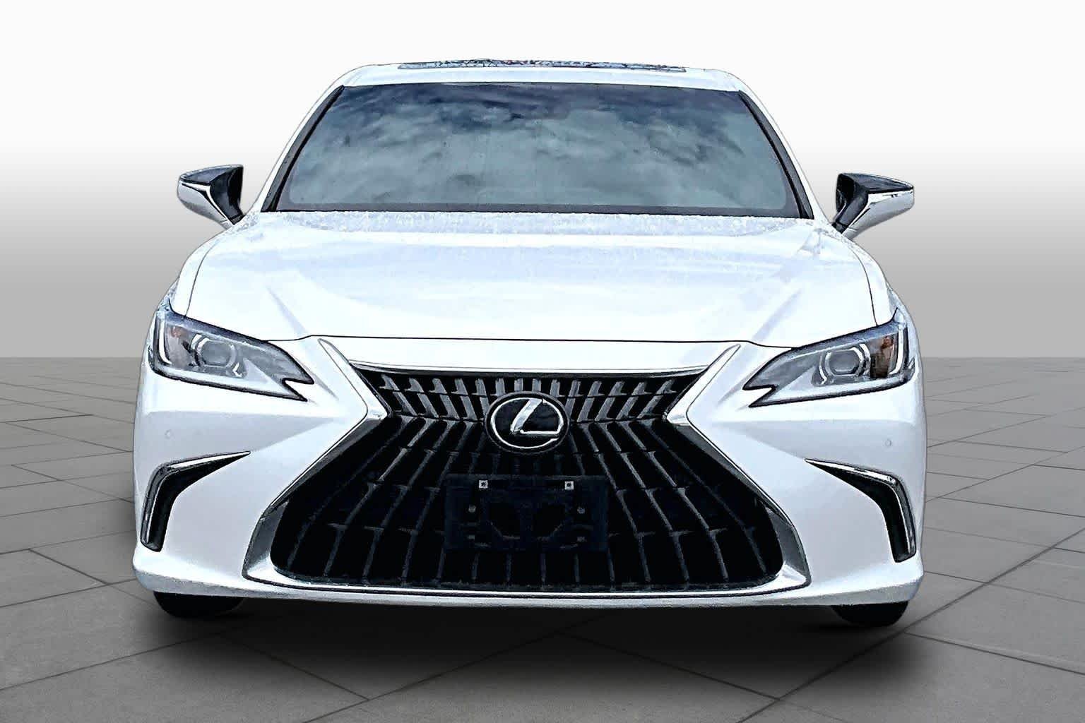 Certified Used 2025 Eminent White Pearl Lexus  image 4