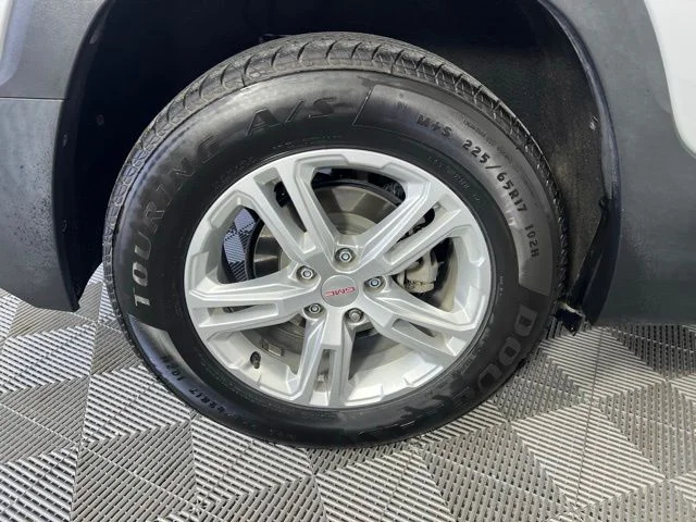 Used 2021 Silver GMC SLE image 36