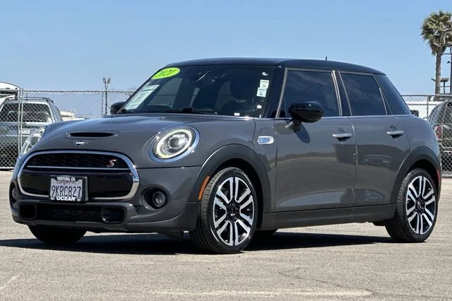 Used 2021 Thunder Gray Metallic MINI Signature image 8