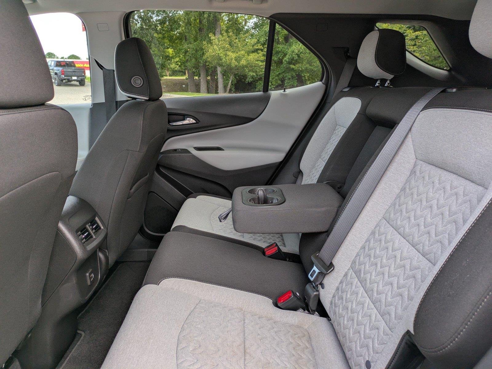 Used 2022 Summit White Chevrolet LT image 14