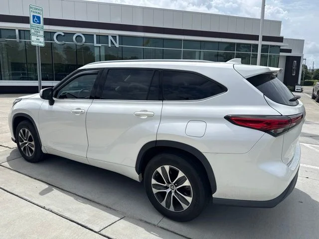 Used 2021 White Toyota XLE image 2