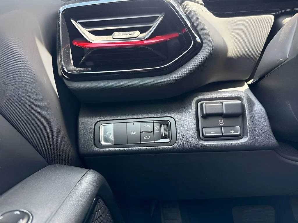 Used 2026 Habanero Orange Chevrolet Trail Boss - Max Range image 24