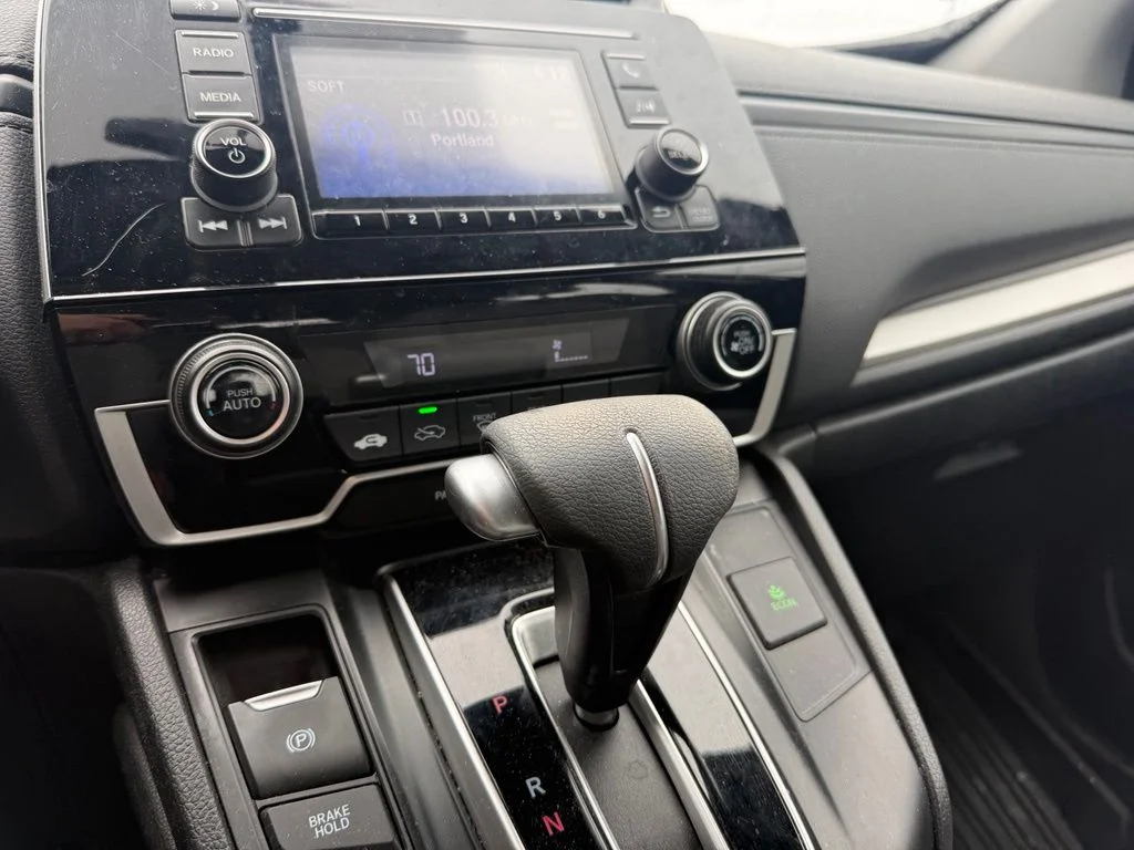 Used 2018 Lunar Silver Metallic Honda LX image 15