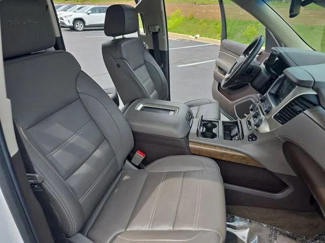 Used 2018 WHITE FROST TRICOAT GMC Denali image 12