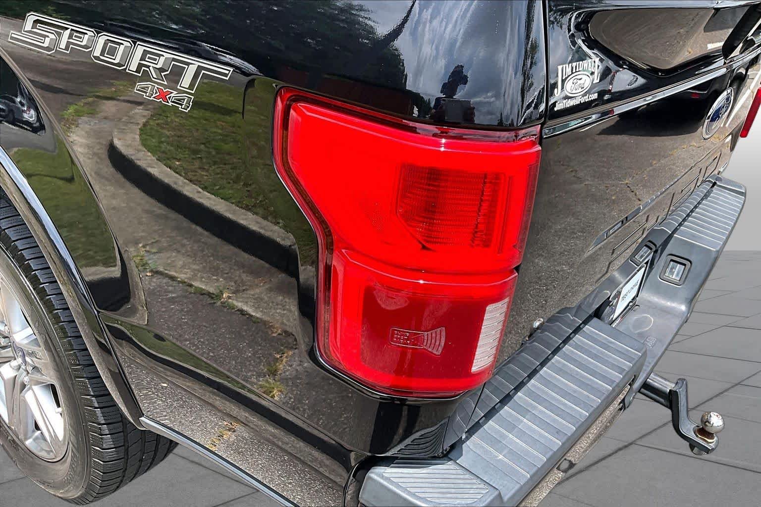 Used 2019 Agate Black Ford LARIAT image 28