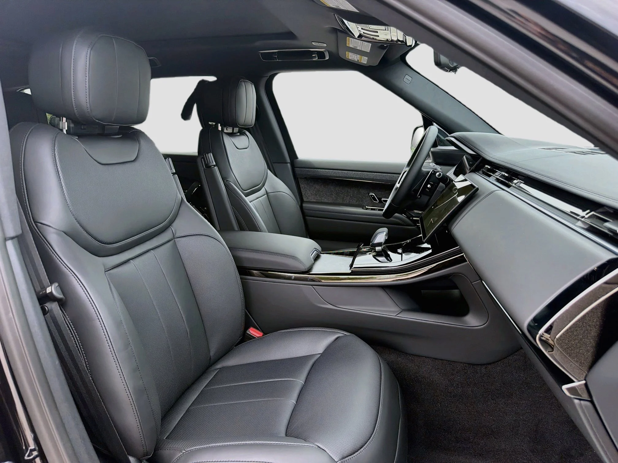 New 2026 Santorini Black Land Rover Dynamic SE image 16