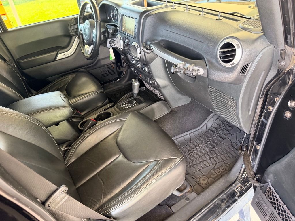 Used 2017 Black Jeep Unlimited Rubicon image 33