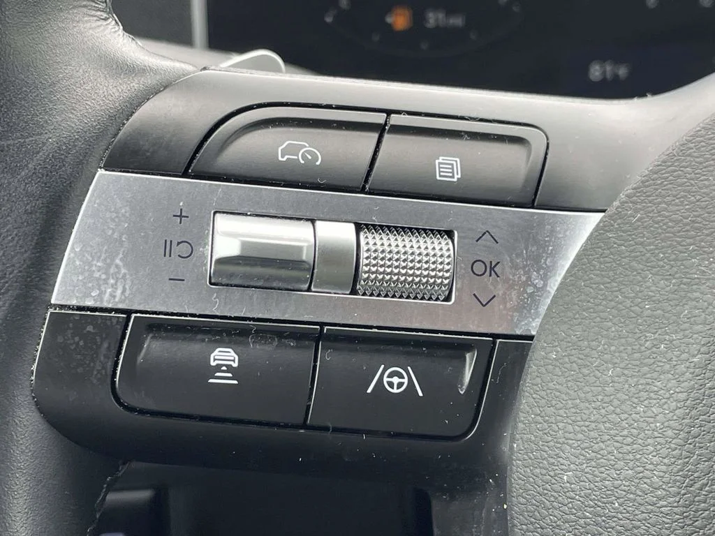 Certified Used 2025 White Hyundai XRT image 23