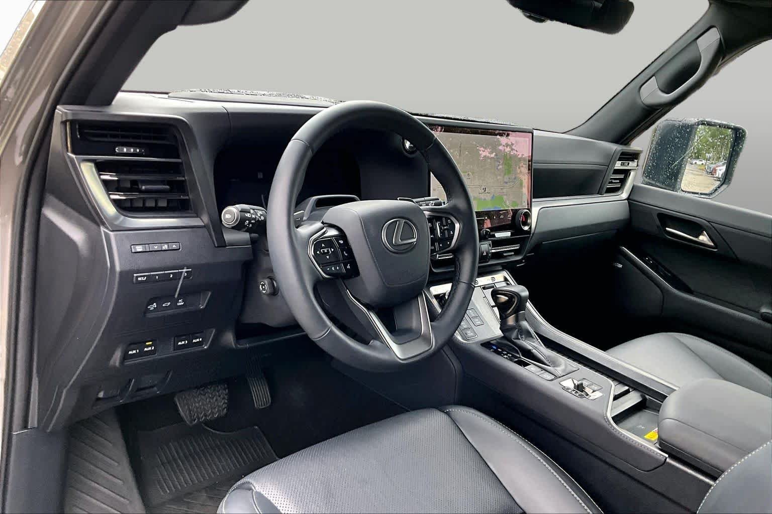 Used 2025 Atomic Silver/Black Roof Lexus Overtrail+ image 18