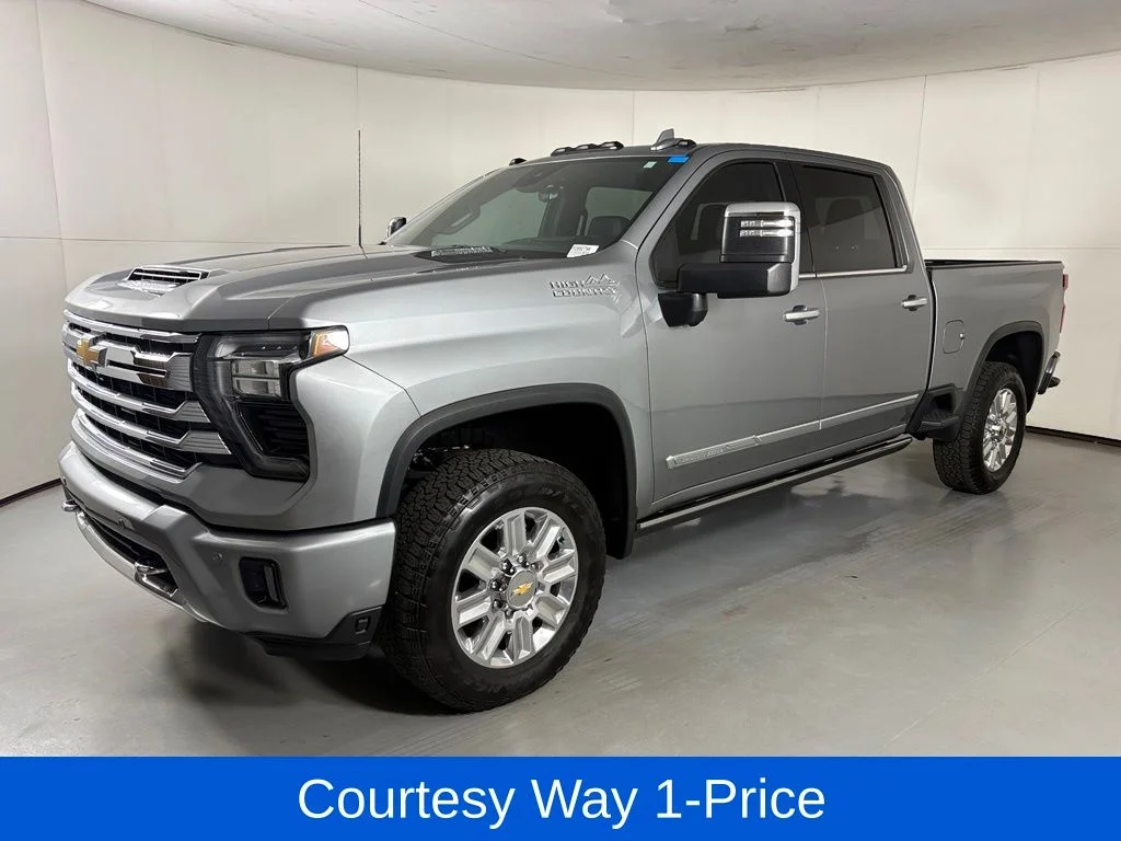 Used 2025 Gray Chevrolet High Country image 5