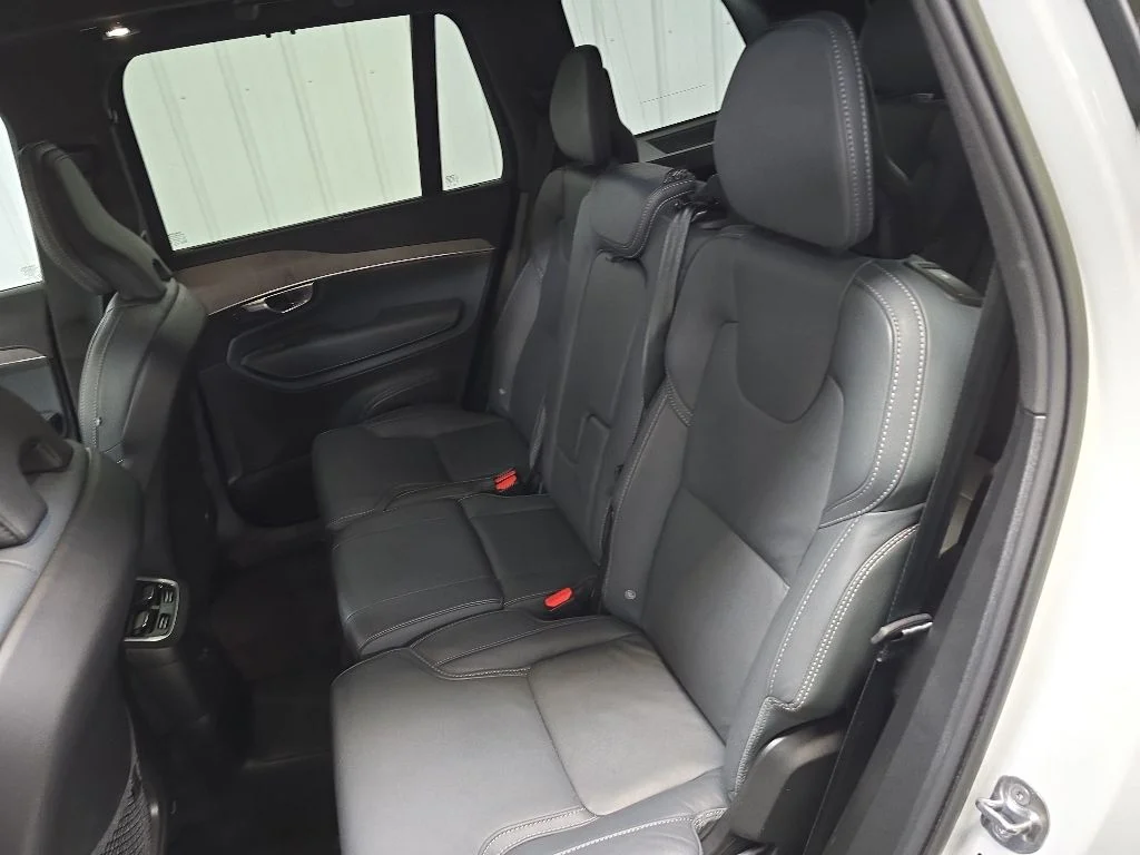 Used 2023 White Volvo Ultimate image 33