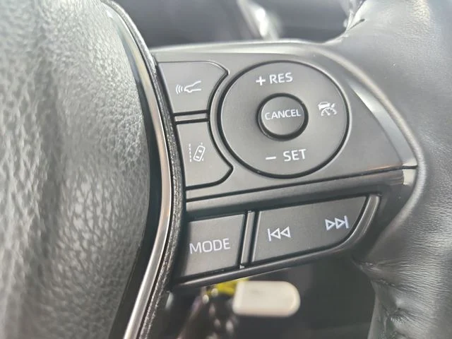 Used 2020 White Toyota SE Nightshade image 24