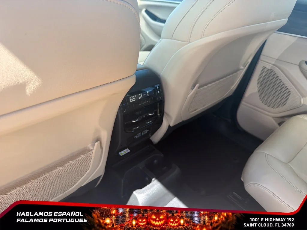 Used 2025 White Jeep Limited 4x4 image 27