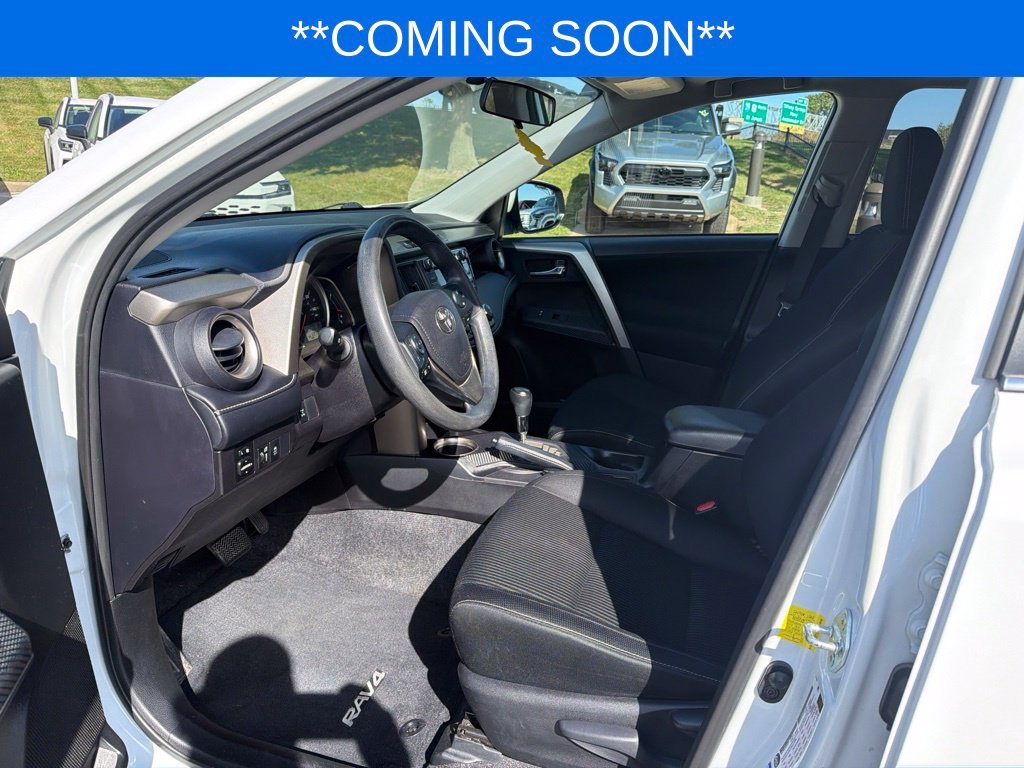 Used 2015 White Toyota XLE image 11