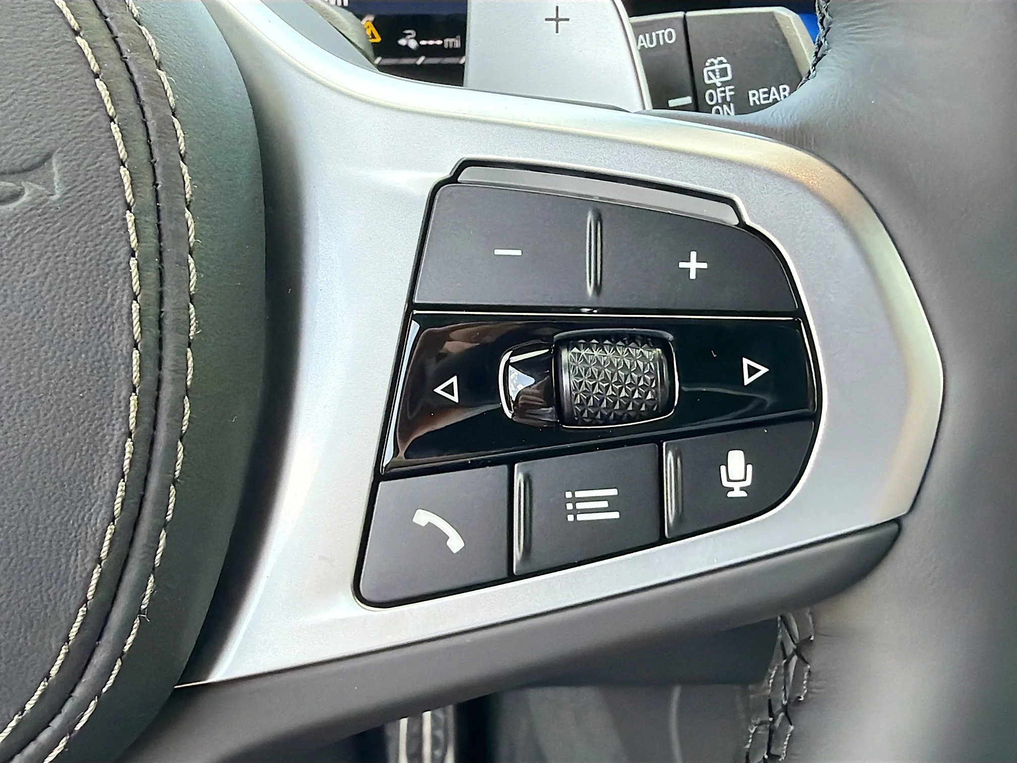 New 2026 Brooklyn Grey Metallic BMW xDrive50e image 38