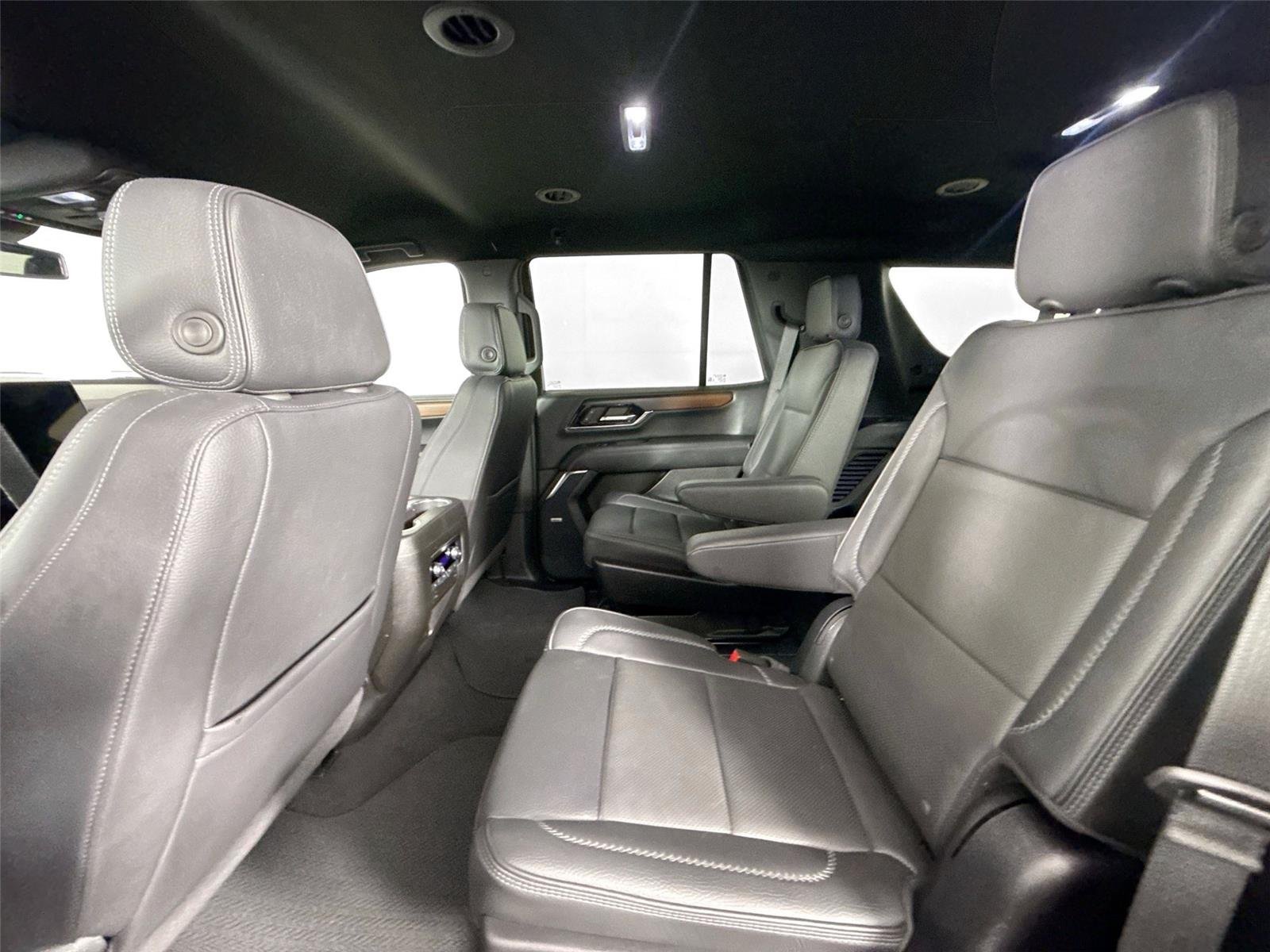 Used 2025 Onyx Black GMC Denali image 32