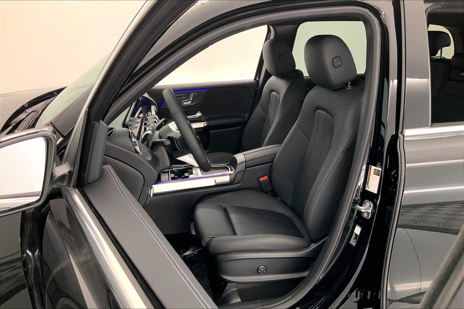 New 2026 Night Black Mercedes-Benz GLB 250 image 11