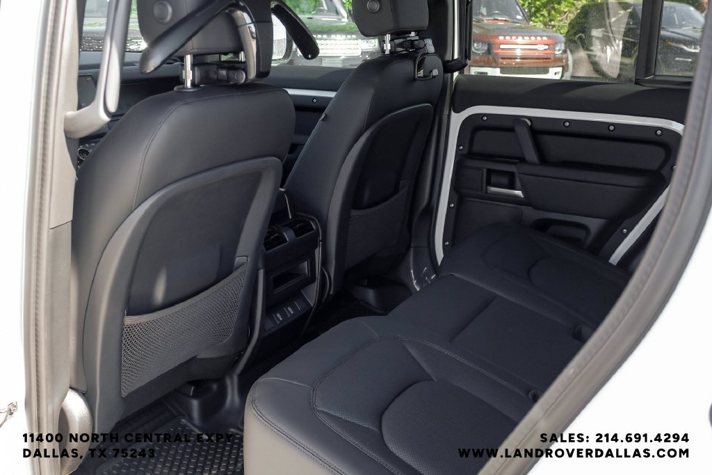 New 2026 Fuji White Land Rover X-Dynamic SE image 39