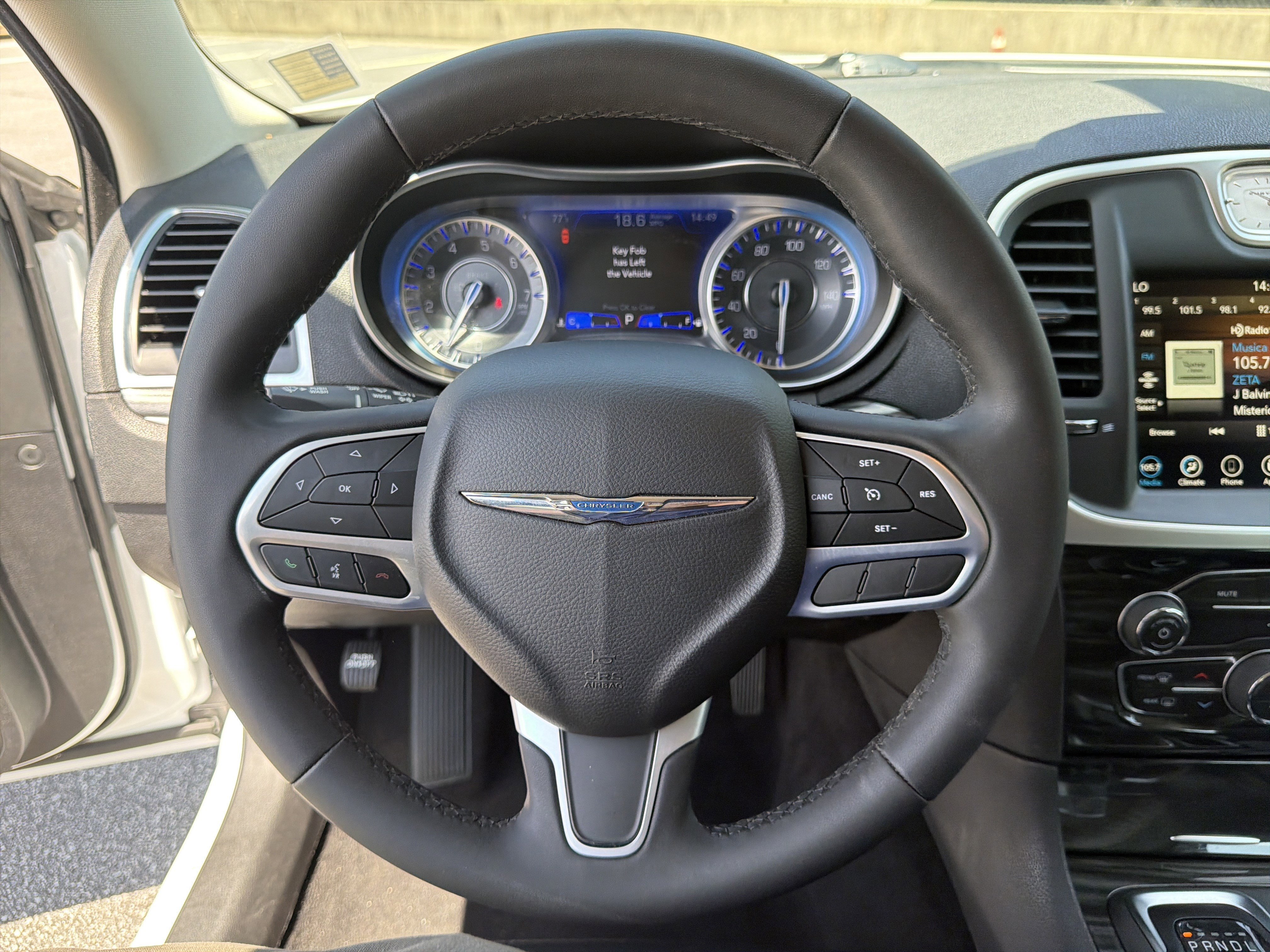 Used 2022 Bright White Clearcoat Chrysler Touring image 34
