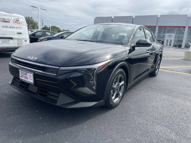 2025 Kia K4 LXS - Photo 12