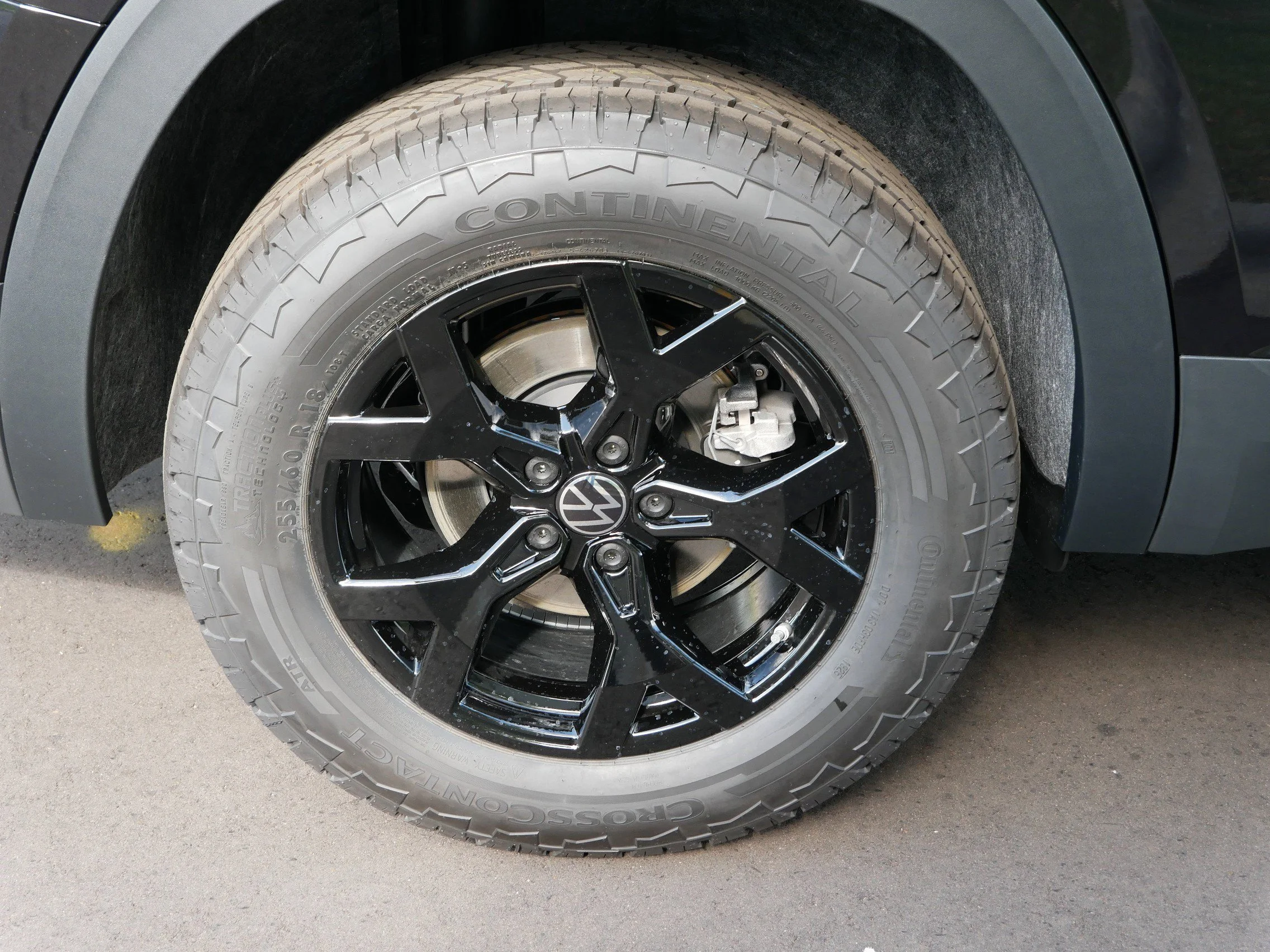 New 2026 Deep Black Pearl Volkswagen 2.0T Peak Edition image 5