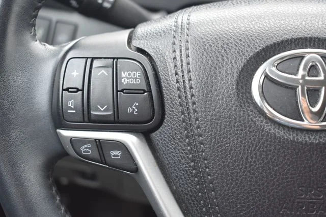 Used 2015 White Toyota Limited image 25