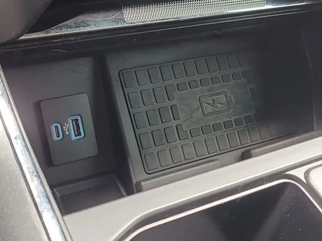 Used 2022 Gray Ford Lariat image 28
