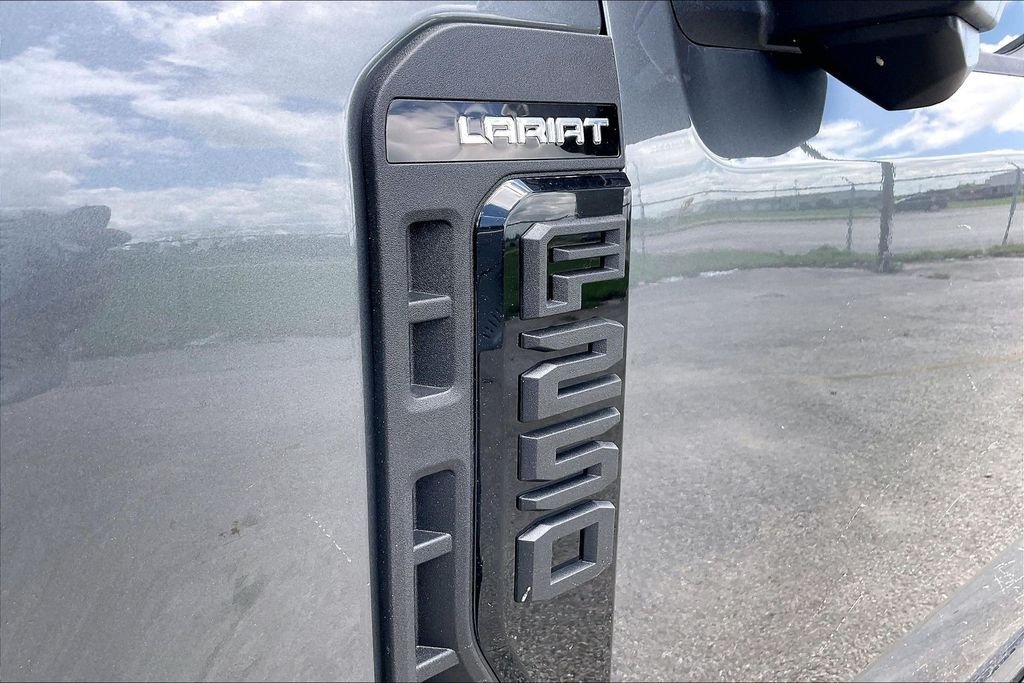 New 2026 Ford Super Duty F-250 Lariat 4D Crew Cab