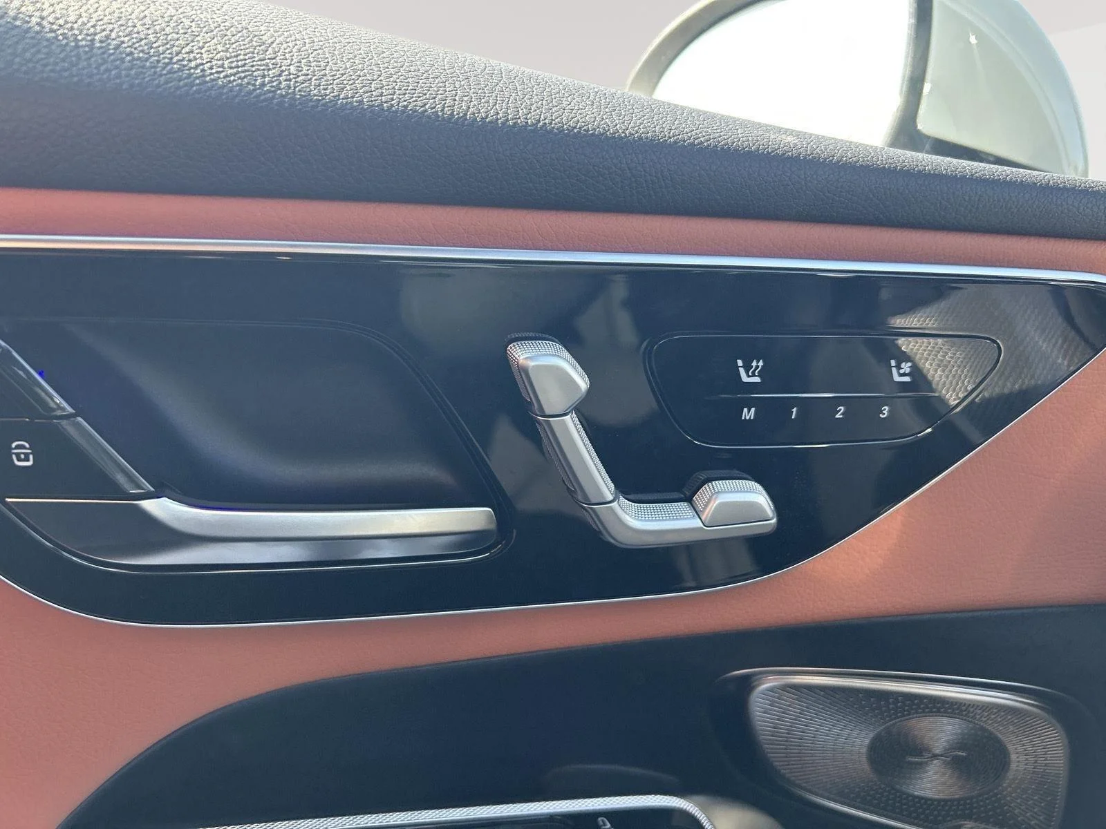New 2027 MANUFAKTUR Alpine Grey Mercedes-Benz GLC 300 image 22