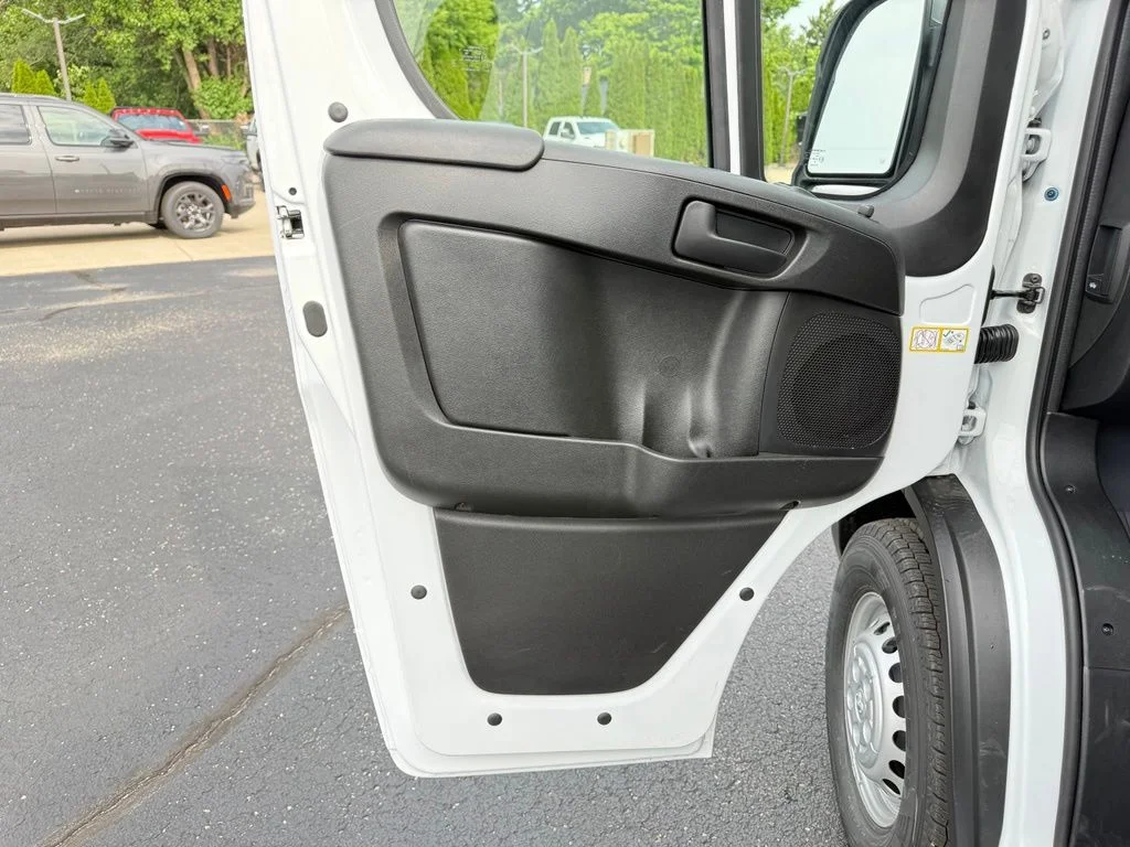 New 2026 Bright White Clear-Coat Exterior Paint RAM High Roof image 18