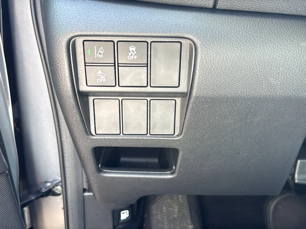 Used 2020 Silver Honda LX image 17
