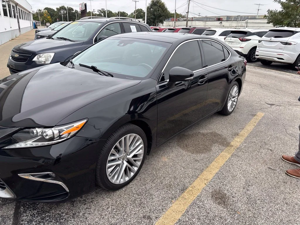 2016 Lexus ES