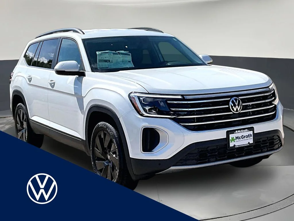 New 2026 White/off-white Volkswagen SE w/Technology image 1