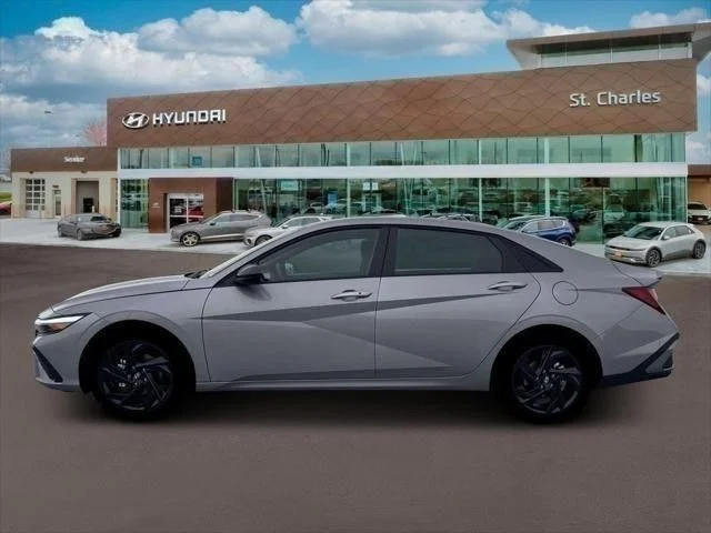 Used 2026 Silver Hyundai SEL Sport image 3