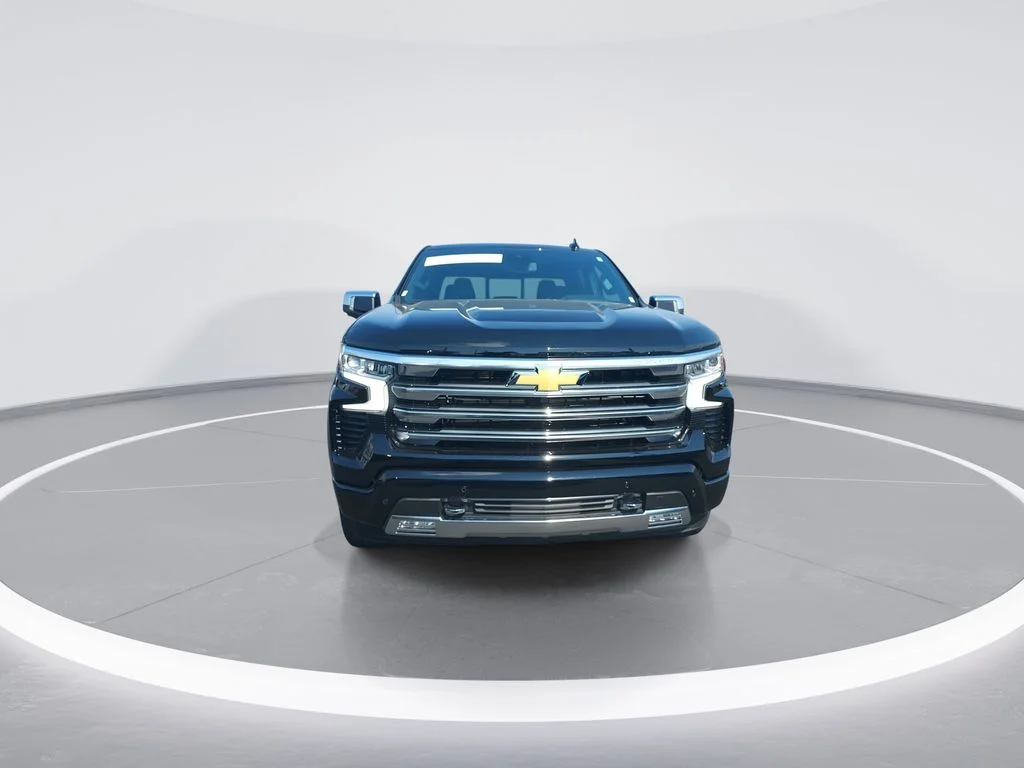 Used 2026 Black Chevrolet High Country image 3