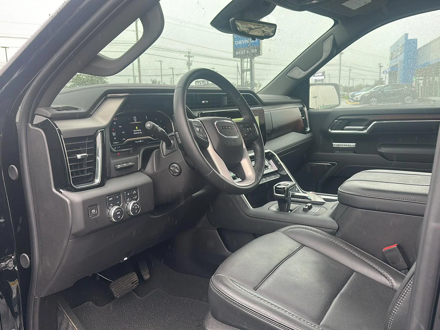Used 2024 Onyx Black GMC Denali image 7