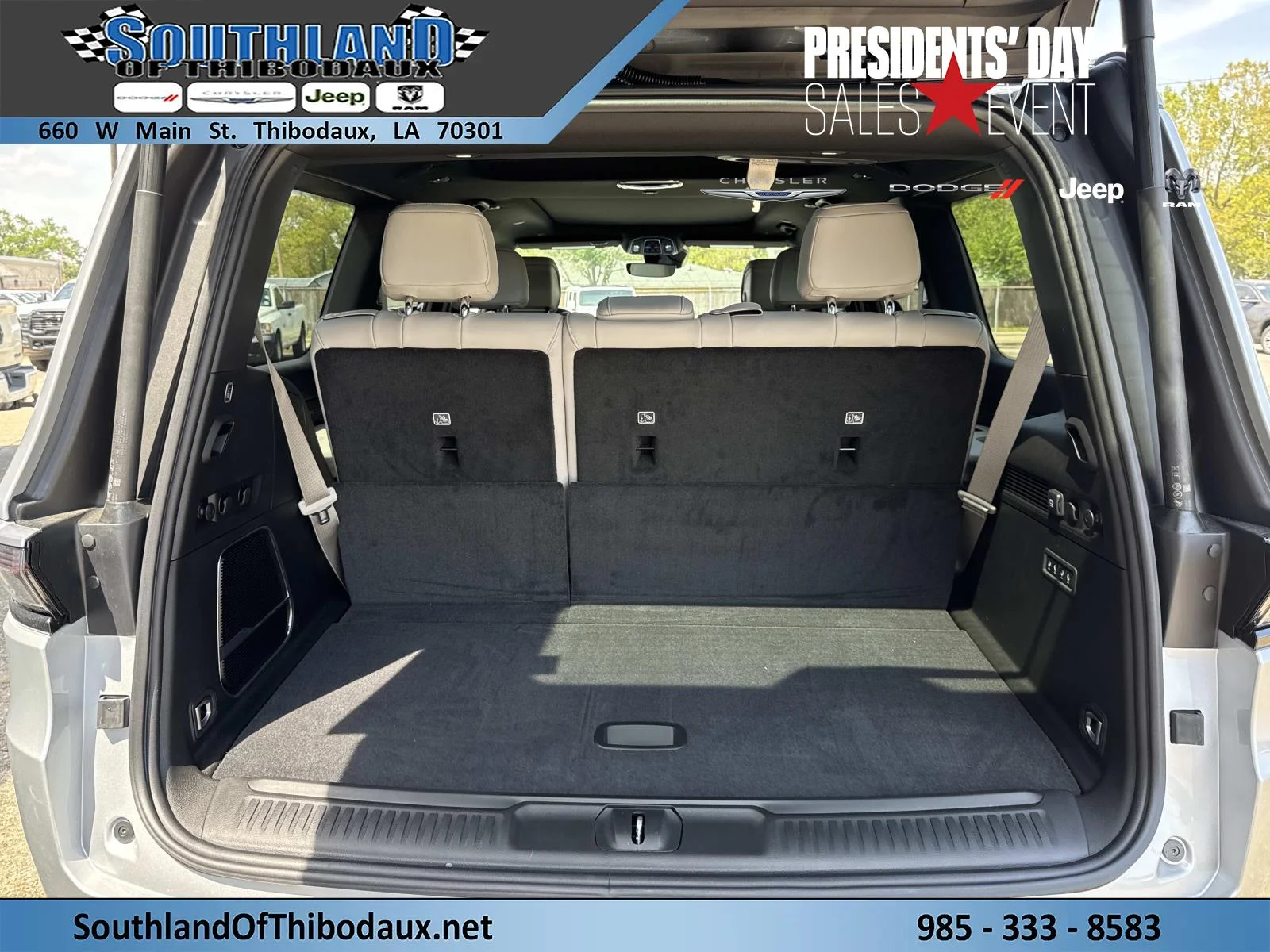 New 2026 Silver-Zynith Exterior Paint Jeep  image 6