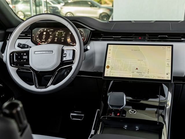 New 2026 Borasco Grey LAND ROVER Dynamic SE image 21