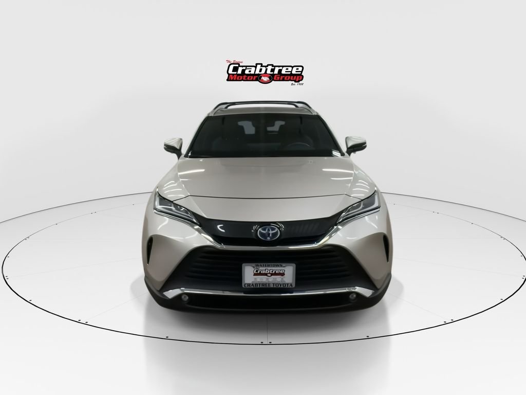 Used 2023 Silver Toyota XLE image 3