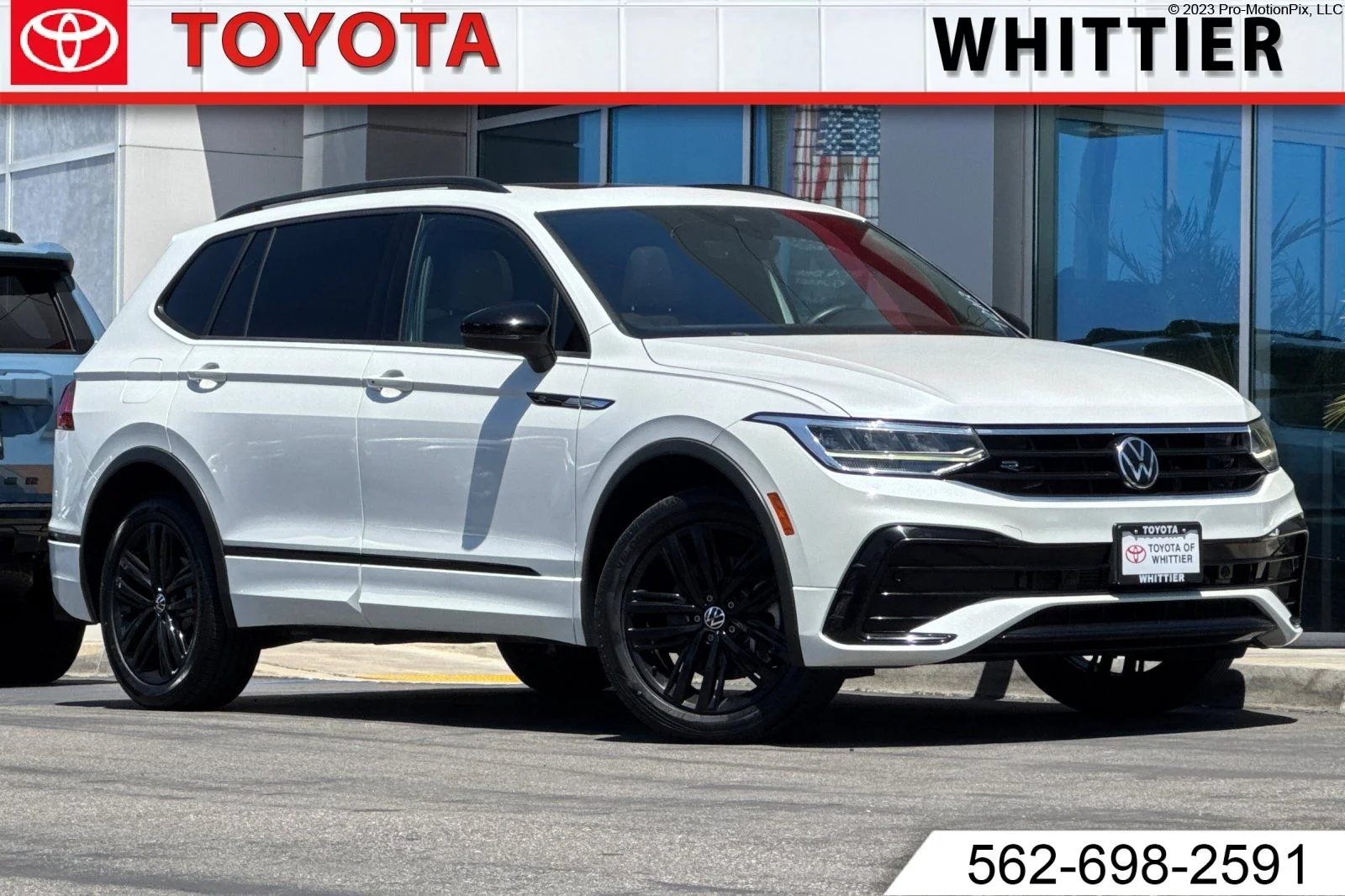 2022 Volkswagen Tiguan 2.0T SE R-Line Black's photo